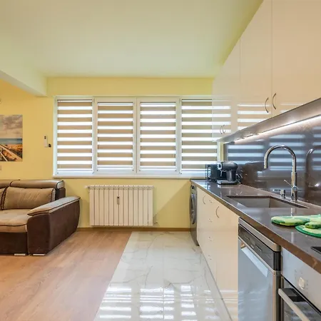 Apartman Location New & Spacious 3 Bdr Medical Academy *