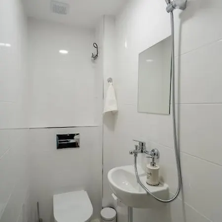 Location New & Spacious 3 Bdr Medical Academy