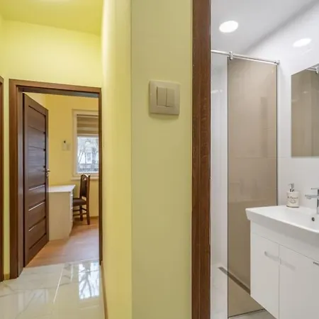 Apartment Location New & Spacious 3 Bdr Medical Academy Sofia