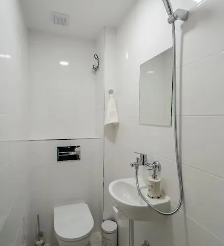 Location New & Spacious 3 Bdr Medical Academy