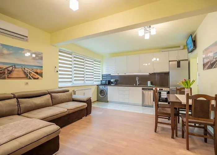 Appartamento Location New & Spacious 3 Bdr Medical Academy *